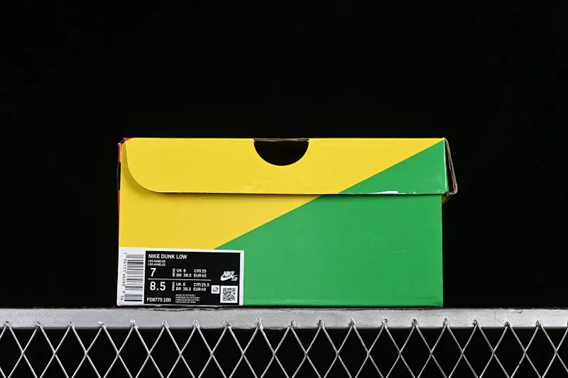 All categories Nk SB Dunk Series Nk SB Dunk Low low-top sneakers HUF x Nk SB Dunk Low NYC San Francisco joint model SB low-top sports and leisure sneakers FD8775-100